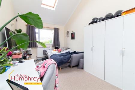 4 bedroom Semi-detached house to let in GURNEY ROAD, CORFE MULLEN