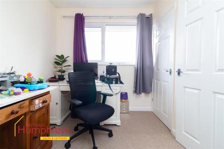 4 bedroom Semi-detached house to let in GURNEY ROAD, CORFE MULLEN