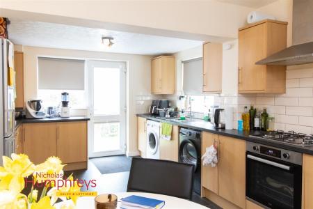 4 bedroom Semi-detached house to let in GURNEY ROAD, CORFE MULLEN