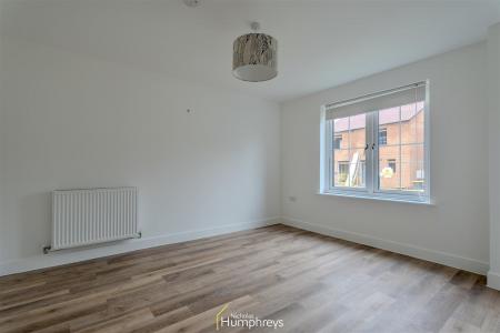 3 bedroom Semi-detached house to let in Hainault Drive, Bournemouth