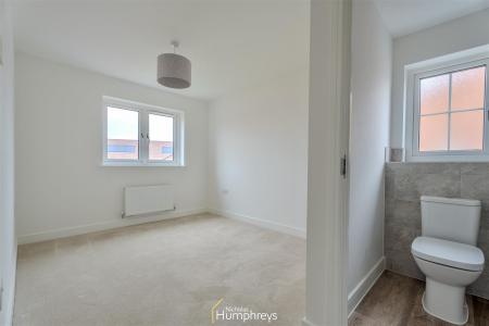 3 bedroom Semi-detached house to let in Hainault Drive, Bournemouth