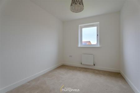 3 bedroom Semi-detached house to let in Hainault Drive, Bournemouth