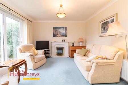 3 bedroom Detached house to let in Merley Ways, Wimborne