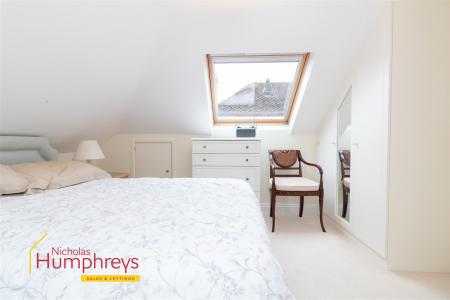 3 bedroom Detached house to let in Merley Ways, Wimborne