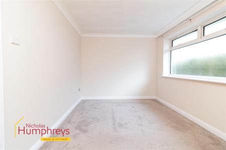 4 bedroom Detached bungalow to let in Mallard Road, Wimborne