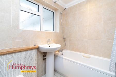 4 bedroom Detached bungalow to let in Mallard Road, Wimborne