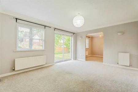 4 bedroom Detached house to let in Pennine Way, Verwood