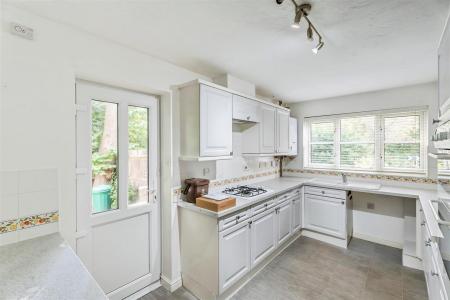 4 bedroom Detached house to let in Pennine Way, Verwood