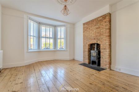 4 bedroom Semi-detached house to let in Leigh Road, Wimborne