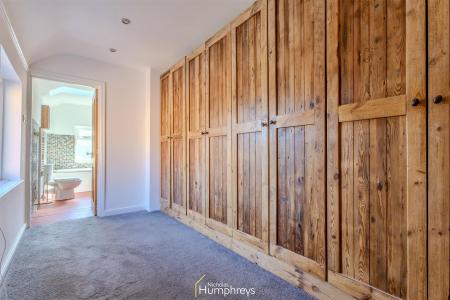 4 bedroom Semi-detached house to let in Leigh Road, Wimborne