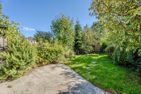 4 bedroom Semi-detached house to let in Leigh Road, Wimborne