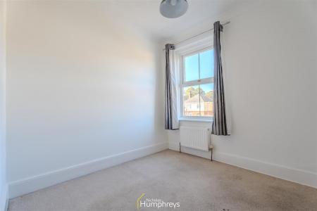 4 bedroom Semi-detached house to let in Leigh Road, Wimborne