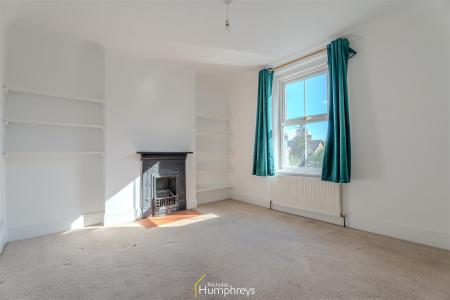 4 bedroom Semi-detached house to let in Leigh Road, Wimborne