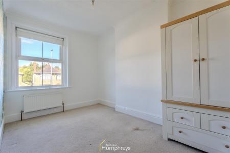 4 bedroom Semi-detached house to let in Leigh Road, Wimborne