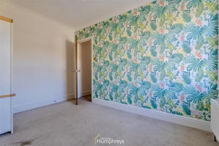 4 bedroom Semi-detached house to let in Leigh Road, Wimborne