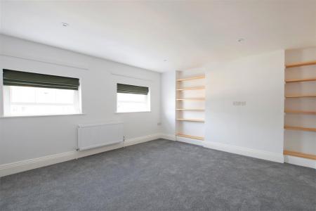 4 bedroom Town house to let in West Borough, Wimborne