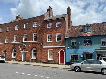4 bedroom Town house to let in West Borough, Wimborne