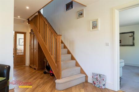 4 bedroom Detached house to let in Tower Close, Chalbury, Wimborne