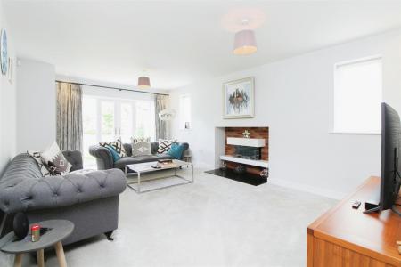 4 bedroom Detached house to let in Canford Magna, Wimborne