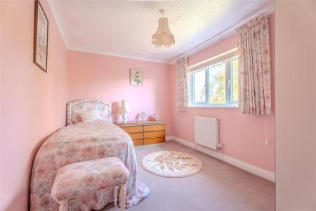 4 bedroom Detached house for sale in Hobbs Park, St. Leonards