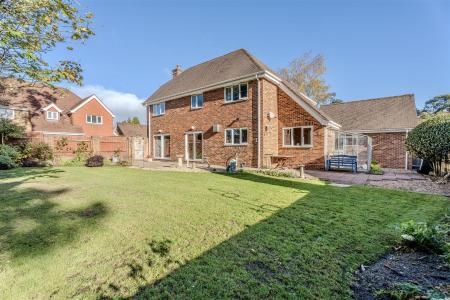 4 bedroom Detached house for sale in Hobbs Park, St. Leonards