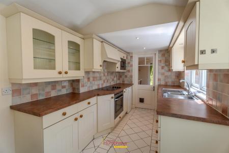 3 bedroom Semi-detached house to let in Greenhill Close, Wimborne