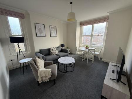 1 bedroom Apartment to let in Flat 4 Codford House, 61 West Borough