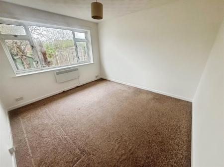 2 bedroom Detached bungalow to let in Dales Drive, Wimborne