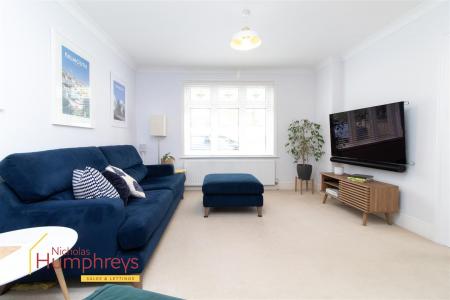 3 bedroom Detached house for sale in Wimborne Road, Colehill