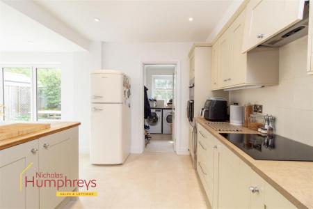 3 bedroom Detached house for sale in Wimborne Road, Colehill