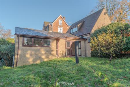 2 bedroom Detached house for sale in Rowlands Hill, Wimborne