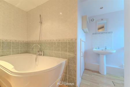 2 bedroom Detached house for sale in Rowlands Hill, Wimborne