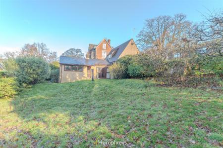 2 bedroom Detached house for sale in Rowlands Hill, Wimborne