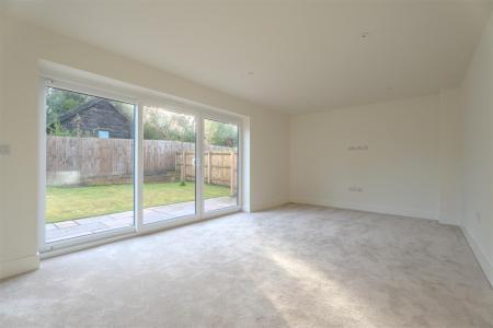 3 bedroom Detached house to let in Churchill Close, Sturminster Marshall, Wimborne