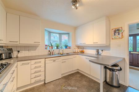 3 bedroom Detached house for sale in Corfe Halt Close, Corfe Mullen, Wimborne