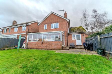3 bedroom Detached house for sale in Corfe Halt Close, Corfe Mullen, Wimborne
