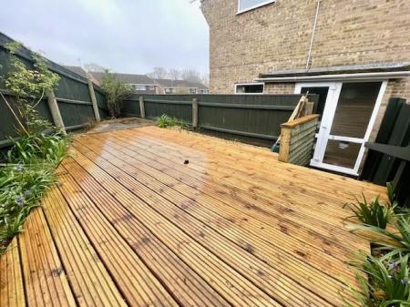 3 bedroom Apartment to let in Stirrup Close, Wimborne