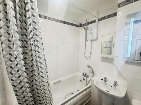 2 bedroom Detached house to let in RADIPOLE ROAD, CANFORD HEATH,