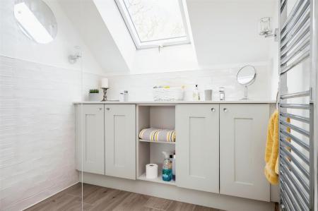 5 bedroom Detached house to let in Willett Road, Ashington, Wimborne