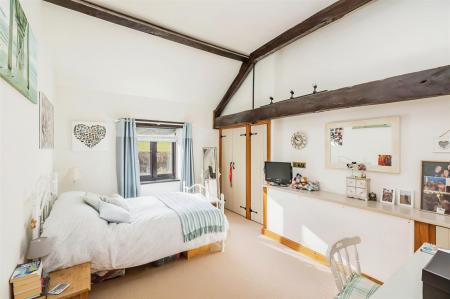 5 bedroom Detached house to let in Willett Road, Ashington, Wimborne