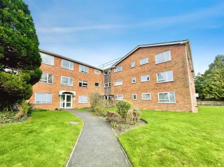 1 bedroom Apartment to let in Stour Walk, Wimborne