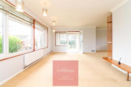 2 bedroom Detached bungalow to let in Cedar Drive, Wimborne