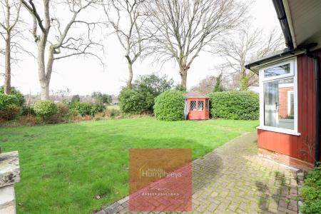 2 bedroom Detached bungalow to let in Cedar Drive, Wimborne