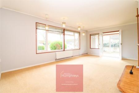 2 bedroom Detached bungalow to let in Cedar Drive, Wimborne