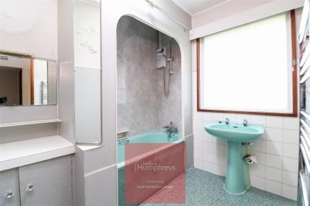 2 bedroom Detached bungalow to let in Cedar Drive, Wimborne