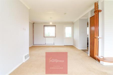 2 bedroom Detached bungalow to let in Cedar Drive, Wimborne