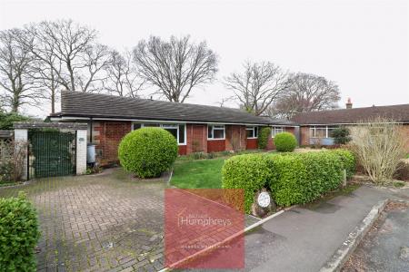 2 bedroom Detached bungalow to let in Cedar Drive, Wimborne