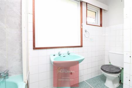 2 bedroom Detached bungalow to let in Cedar Drive, Wimborne