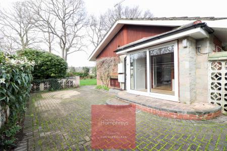 2 bedroom Detached bungalow to let in Cedar Drive, Wimborne