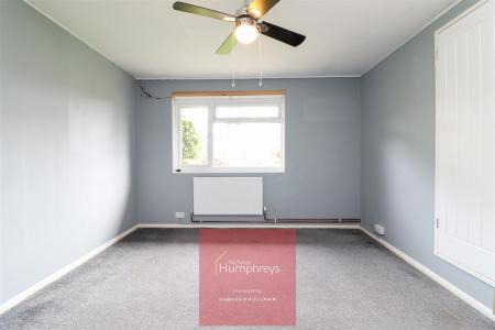 2 bedroom Detached bungalow to let in Cedar Drive, Wimborne